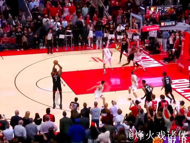 杜兰特26+10三分准绝杀 火箭主场险胜太阳 杜兰特26+10三分准绝杀 火箭主场险胜太阳